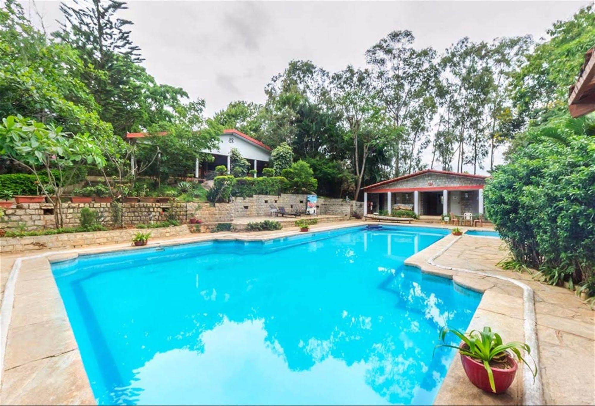 Eagle Ridge Resort Bangalore Luaran gambar